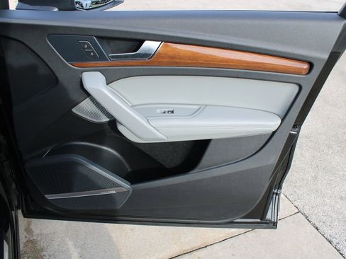 Used 2022 Audi Q5 2.0T Premium Plus w/ Premium Plus Package image 26