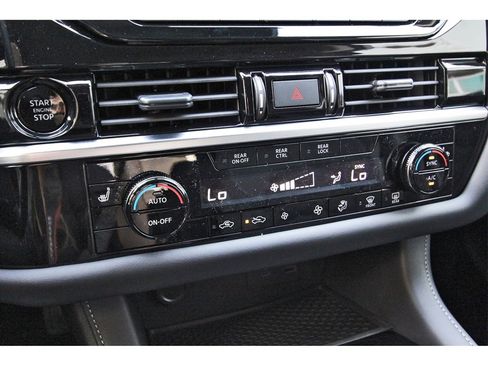 New 2025 Nissan Pathfinder SV w/ SV Premium Package image 26