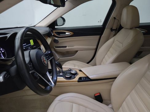 Used 2019 Alfa Romeo Giulia Ti w/ Quick Order Package 22X Lusso image 17