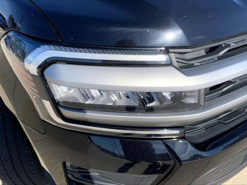 Used 2024 Ford Expedition XLT image 25