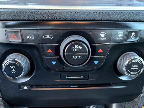 Used 2012 Dodge Charger SXT w/ Rallye Appearance Group image 27