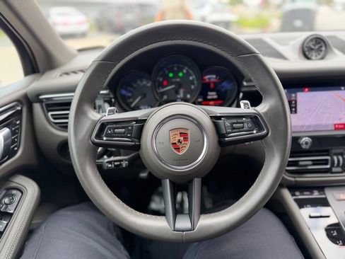 Used 2024 Porsche Macan AWD/4WD image 6