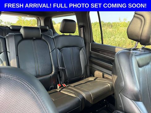 Used 2023 Jeep Wagoneer 4WD w/ Premium Group I image 39