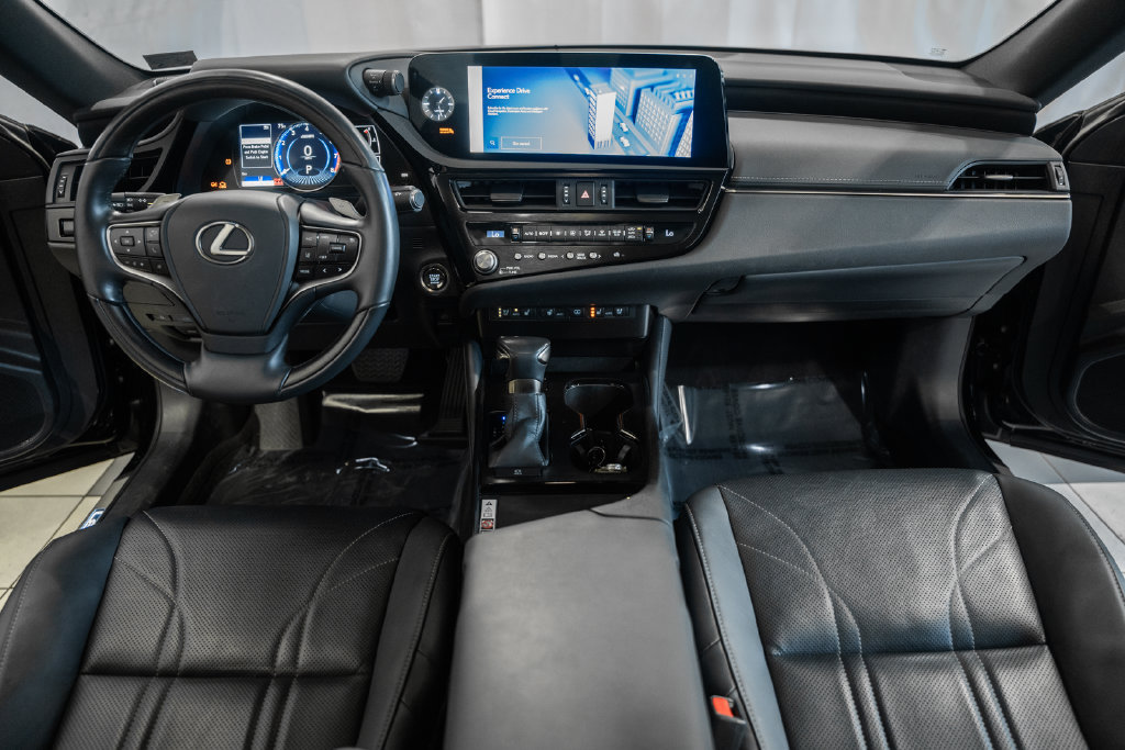 Used 2024 Lexus ES 350 w/ Accessory Package (Z2) FWD image 18