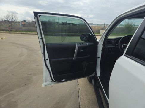 Used 2023 Toyota 4Runner SR5 Premium w/ Moonroof Package image 12