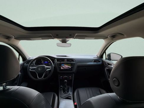 Certified 2022 Volkswagen Tiguan SE FWD image 26