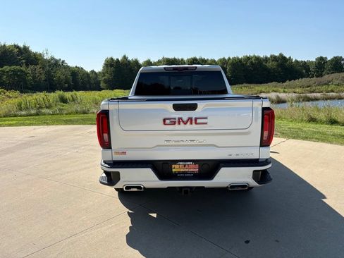 Used 2024 GMC Sierra 1500 Denali w/ Technology Package AWD/4WD image 8