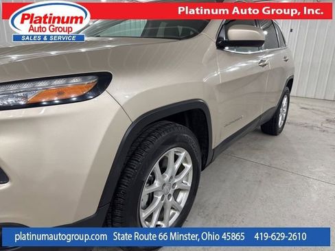 Used 2015 Jeep Cherokee Latitude w/ Comfort/Convenience Group image 40