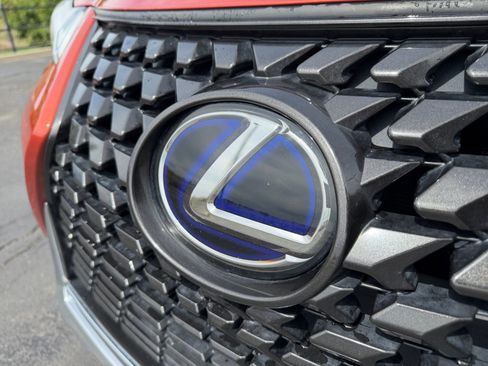Used 2019 Lexus UX 250h w/ Premium Package AWD/4WD image 22