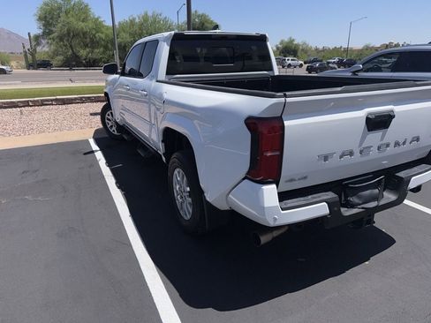Used 2024 Toyota Tacoma SR5 AWD/4WD image 6