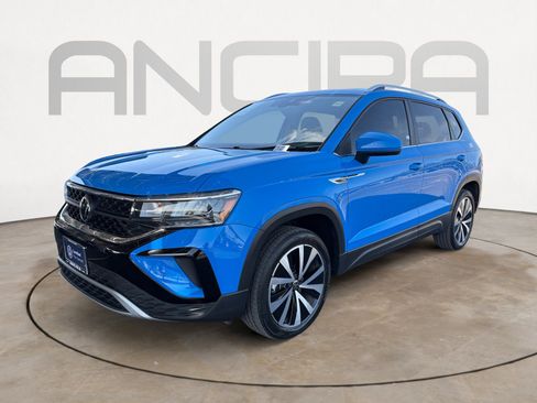 Certified 2023 Volkswagen Taos SE w/ Panoramic Sunroof Package image 5