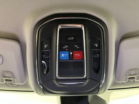 Used 2023 Jeep Grand Cherokee Limited AWD/4WD image 37