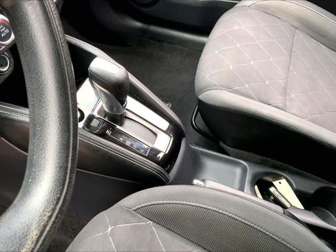 Used 2019 Nissan Kicks SV FWD image 17