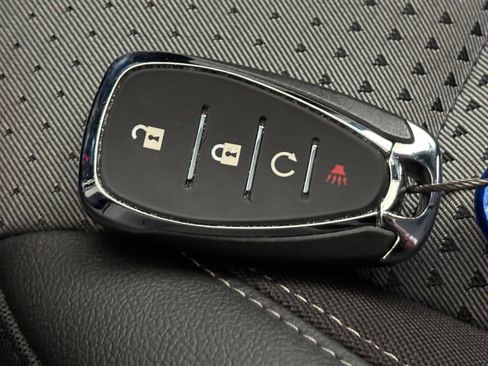 Used 2025 Chevrolet Trax LT FWD image 23