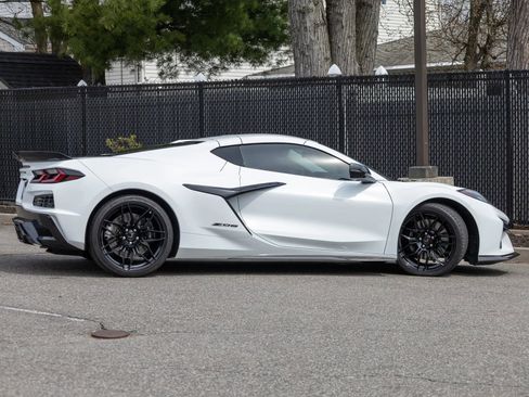 Used 2023 Chevrolet Corvette Z06 w/ Engine Appearance Package RWD image 41