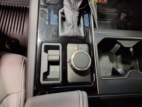 Used 2026 Toyota Tundra Limited image 18