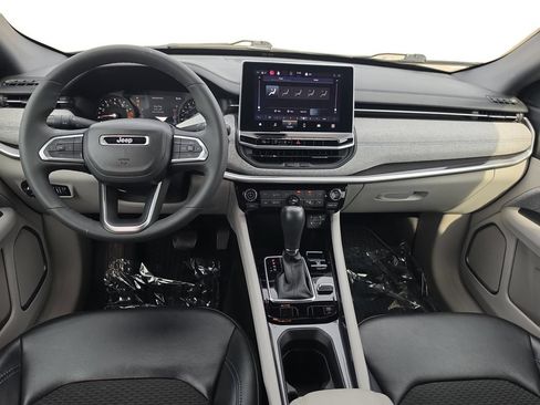 Used 2023 Jeep Compass Latitude w/ Convenience Group AWD/4WD image 10