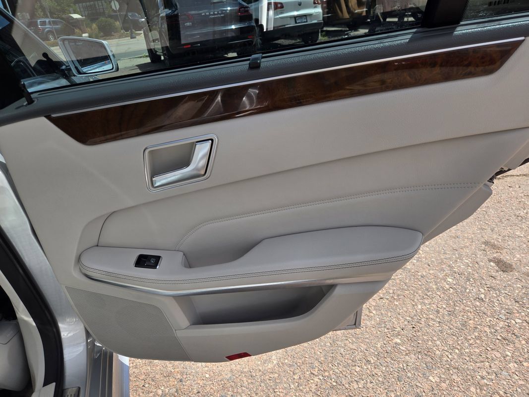 Used 2014 Mercedes-Benz E 350 4MATIC Wagon image 23