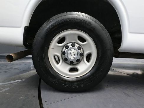 Used 2017 Chevrolet Express 3500 LT w/ LT Preferred Equipment Group image 14