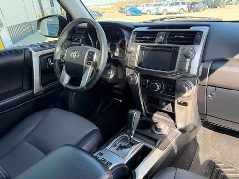 Used 2016 Toyota 4Runner SR5 Premium image 14