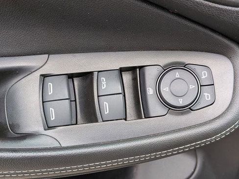 Used 2025 Buick Encore GX Preferred AWD/4WD image 15