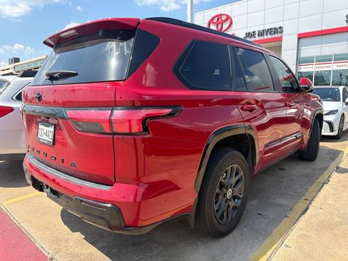 Used 2024 Toyota Sequoia Platinum AWD/4WD image 3