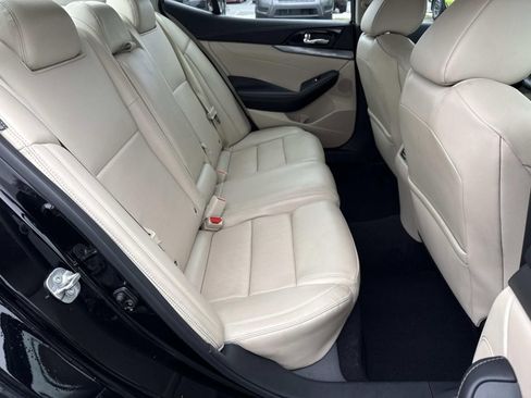 Used 2023 Nissan Maxima SV w/ Floor Mat Group image 26