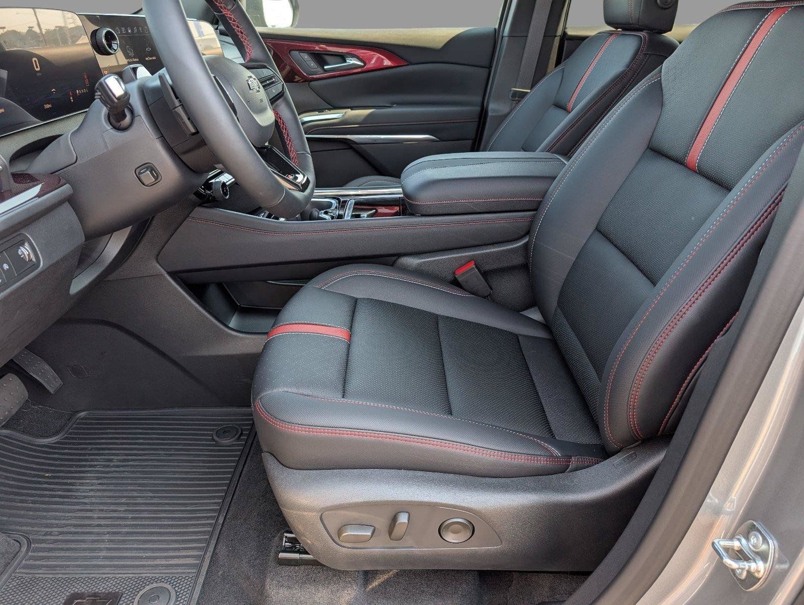 New 2026 Chevrolet Traverse RS FWD image 3