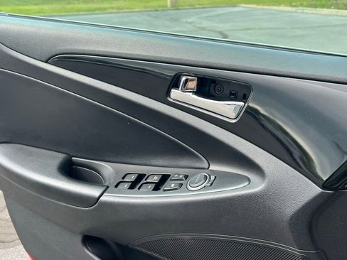 Used 2013 Hyundai Sonata Limited FWD image 26