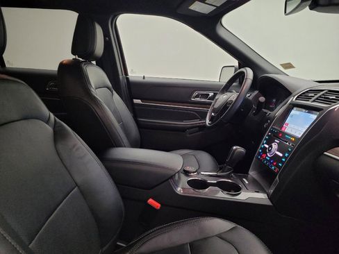 Used 2018 Ford Explorer Limited w/ Equipment Group 301A image 21