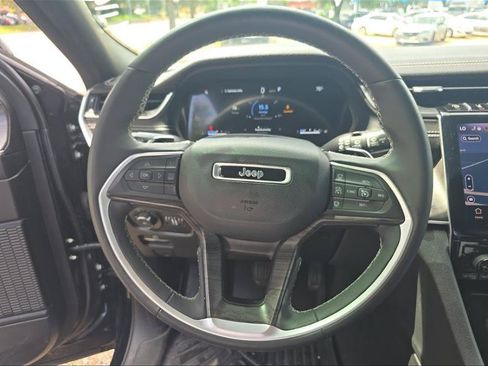 Used 2024 Jeep Grand Cherokee L Limited w/ Black Appearance Package RWD image 4