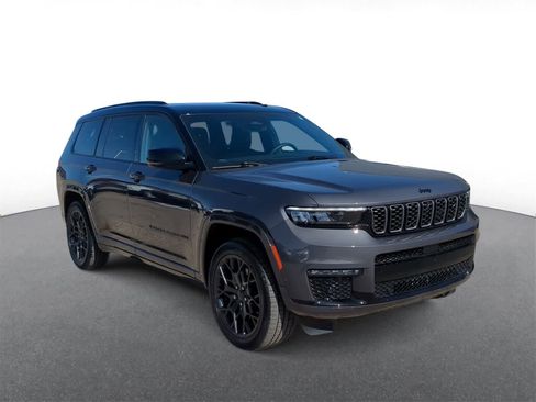 Used 2023 Jeep Grand Cherokee L Summit image 2