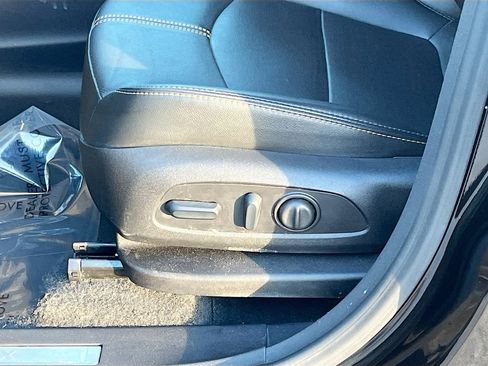 Used 2024 Chevrolet Equinox Premier image 19