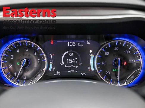 Used 2023 Chrysler Pacifica Touring-L FWD image 18