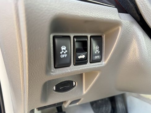 Used 2011 INFINITI G37 x w/ Premium Pkg image 17