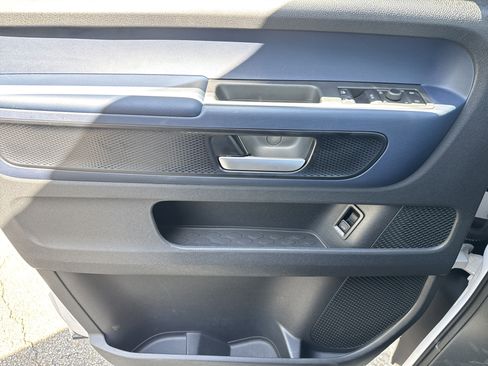 New 2025 Volkswagen ID. Buzz Pro S image 8