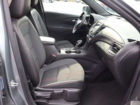 Used 2024 Chevrolet Equinox RS FWD image 17