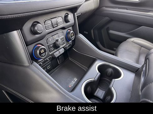 Used 2024 Chevrolet Suburban LT image 22