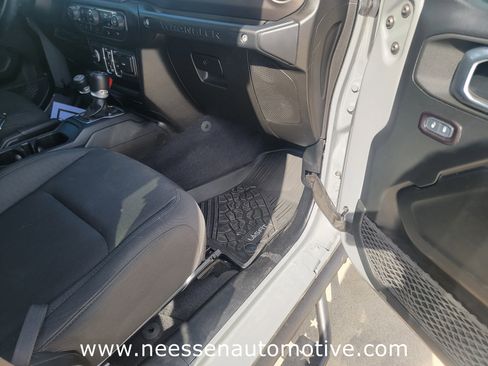 Used 2019 Jeep Wrangler Unlimited Sport S image 8