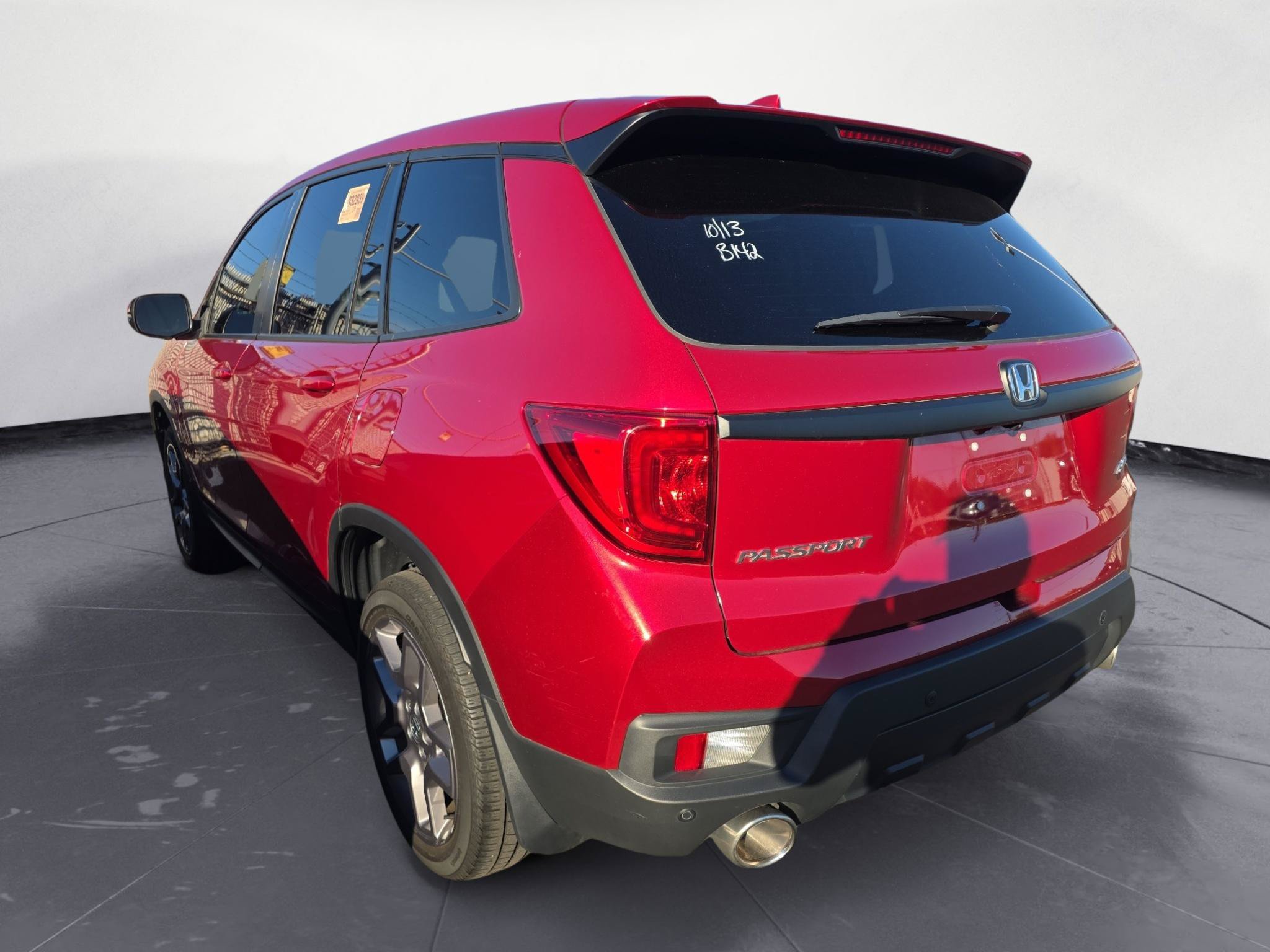 Used 2023 Honda Passport EX-L image 4