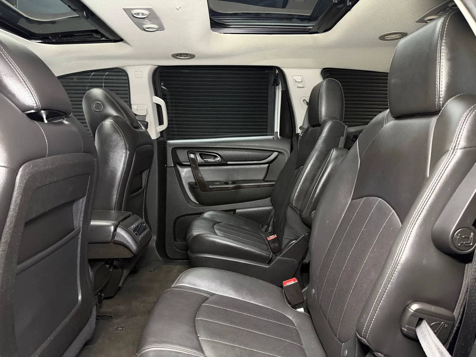 Used 2017 Chevrolet Traverse Premier FWD image 21