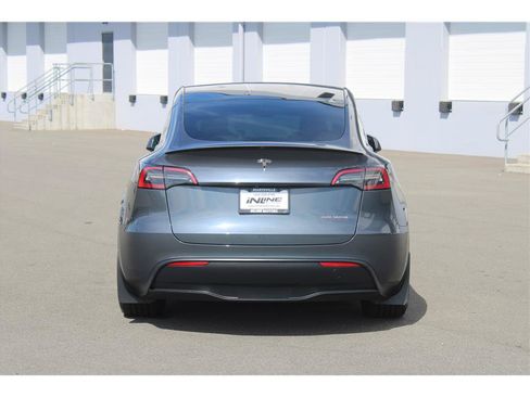 Used 2023 Tesla Model Y Long Range AWD/4WD image 3