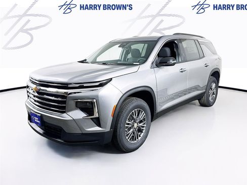 New 2026 Chevrolet Traverse LT image 1