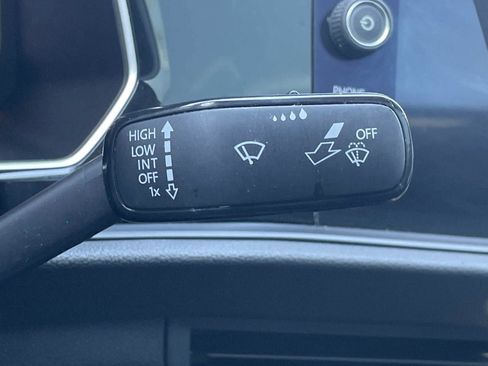Used 2019 Volkswagen Jetta SEL Premium FWD image 25