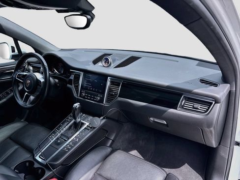 Used 2017 Porsche Macan S AWD/4WD image 31
