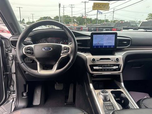 Certified 2023 Ford Explorer XLT w/ Equipment Group 202A AWD/4WD image 33