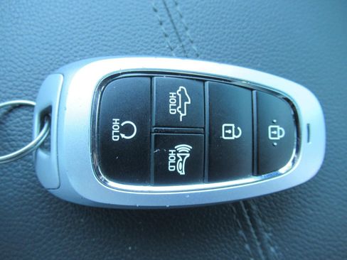 Used 2022 Hyundai Santa Cruz Limited AWD/4WD image 33