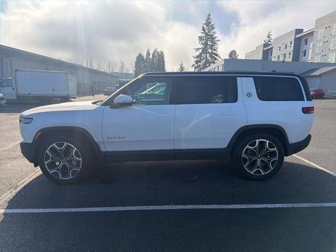 Used 2025 Rivian R1S Adventure image 2