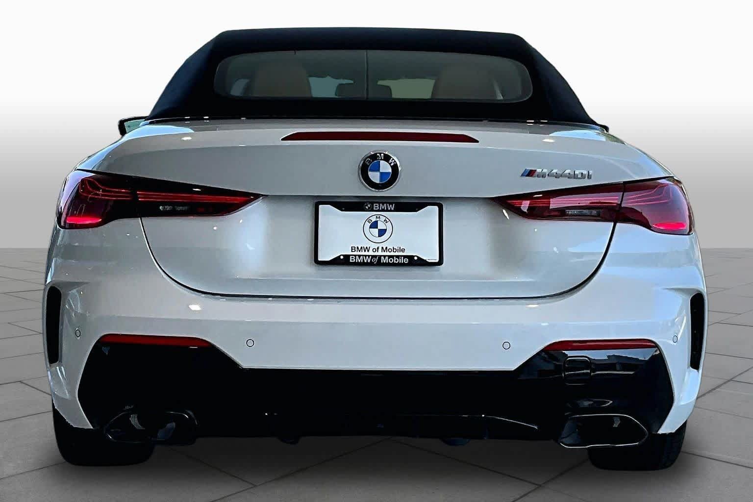 Used 2027 BMW M440i Convertible w/ Premium Package RWD image 4