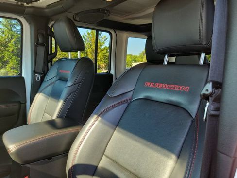 Used 2019 Jeep Wrangler Unlimited Rubicon AWD/4WD image 9